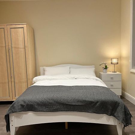 לונדון Beautiful Rooms Only Few Steps Away From Bruce Grove Tottenham Stadium מראה חיצוני תמונה